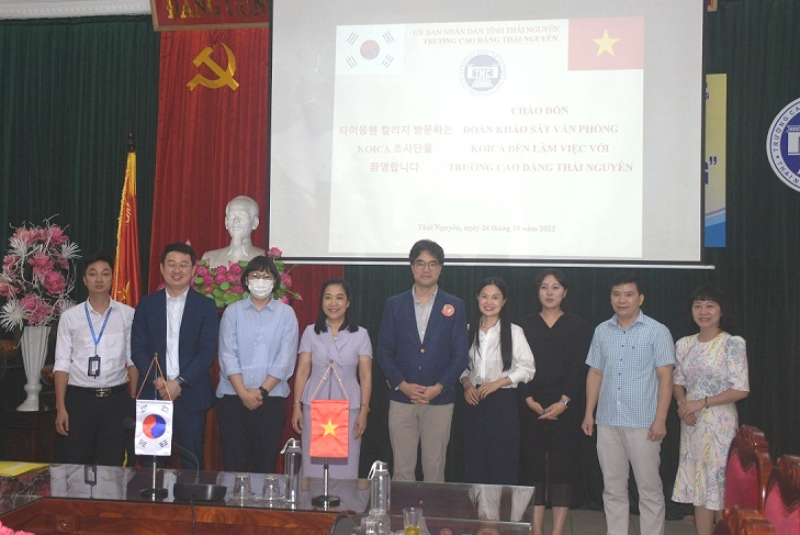 Trường Cao đẳng Thái Nguyên tiếp đón và làm việc với đoàn khảo sát văn phòng Koica (Hàn Quốc)