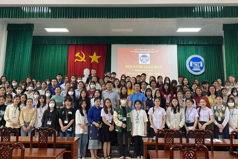 Khoa kế toán tổ chức Hội nghị Giao ban học kỳ I năm học 2022-2023