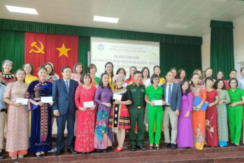Hội thi "Tiếng hát Karaoke cán bộ, viên chức năm 2022" của Trường Cao đẳng Thái Nguyên