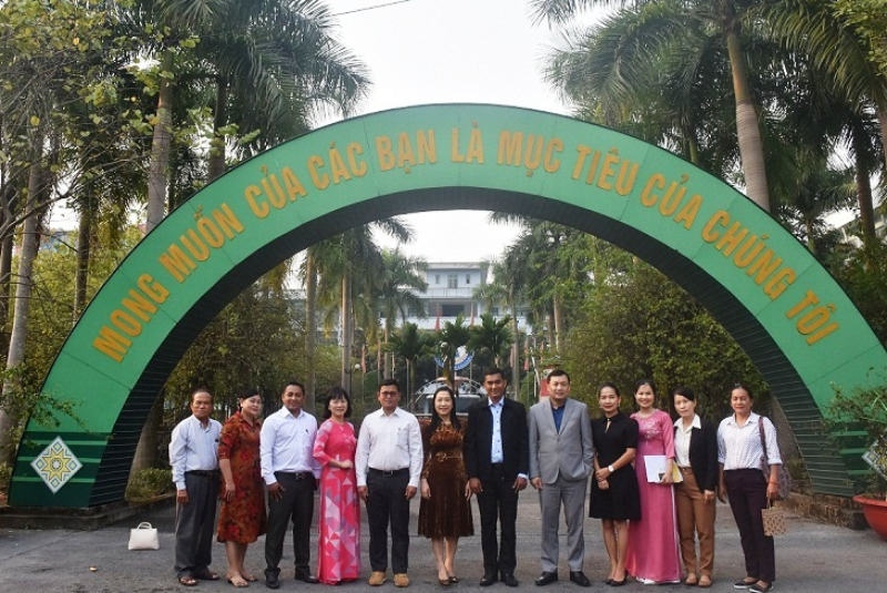 Trường Cao đẳng Thái Nguyên tiếp đón và làm việc với đoàn công tác Tổng cục Giáo dục và đào tạo nghề vương quốc Campuchia