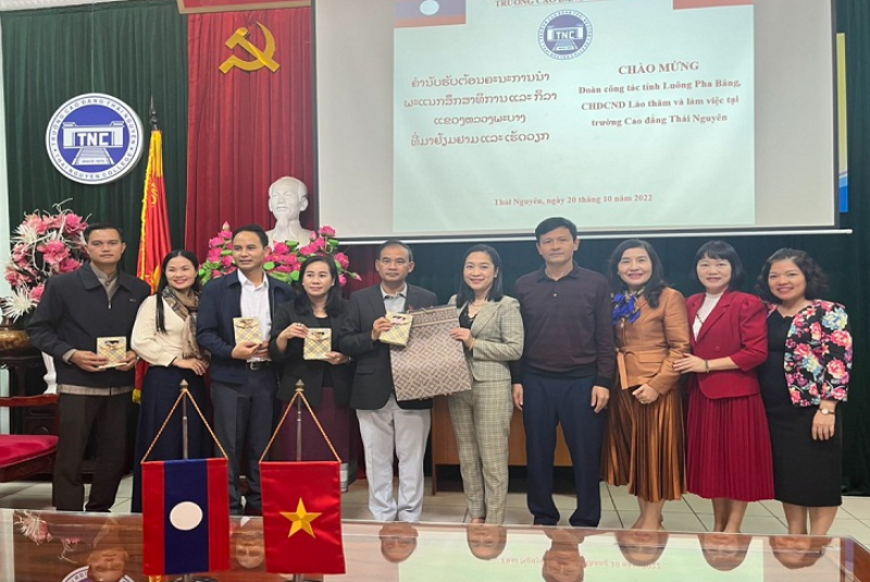 Trường Cao đẳng Thái Nguyên tiếp đón và làm việc với đoàn công tác tỉnh Luông Pha Băng, Cộng hoà dân chủ nhân dân Lào