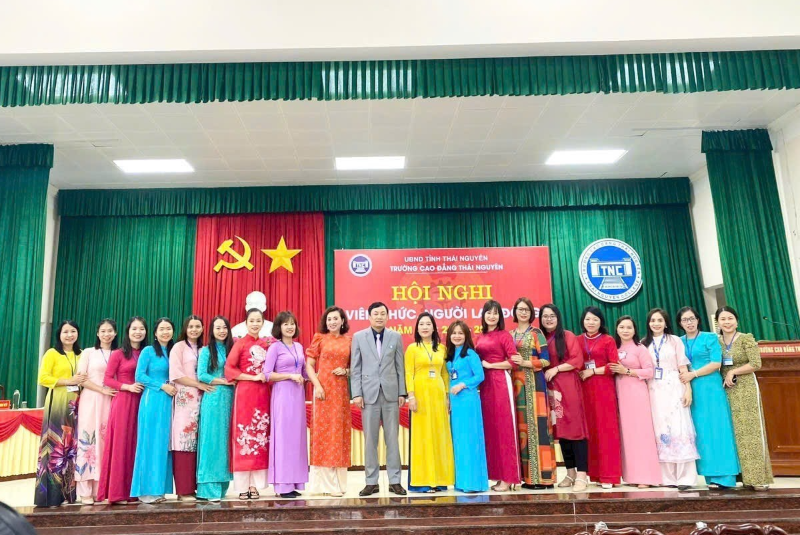Hội nghị đại biểu viên chức, người lao động trường Cao đẳng Thái Nguyên năm học 2023 - 2024