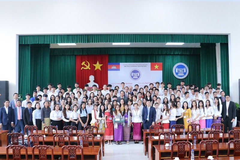 Trường Cao đẳng Thái Nguyên tiếp đón và làm việc với Bộ trưởng Bộ Lao động và đào tạo nghề Vương quốc Campuchia