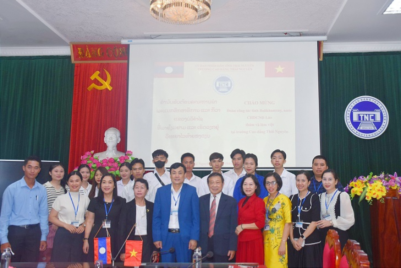 Trường Cao đẳng Thái Nguyên tiếp đón và làm việc với Đoàn công tác Sở Giáo dục và Thể thao tỉnh Bolikhamxay