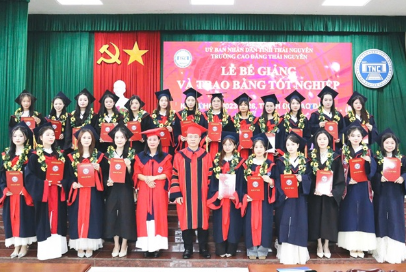 Lễ Bế giảng và trao Bằng tốt nghiệp cho sinh viên khóa 2023 – 2026, trình độ cao đẳng