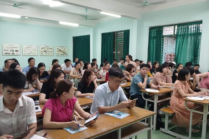 Liên kết với Đại học Khoa học Thái Nguyên mở lớp VB2 Ngôn ngữ Anh K10