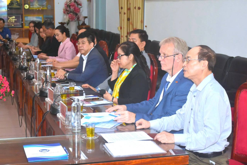 Đón tiếp Tập đoàn AVESTOS