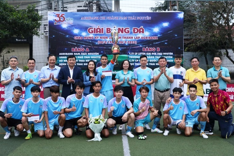 Trường Cao đẳng Thái Nguyên giành cúp vô địch Giải bóng đá kỷ niệm 35 năm thành lập Agribank