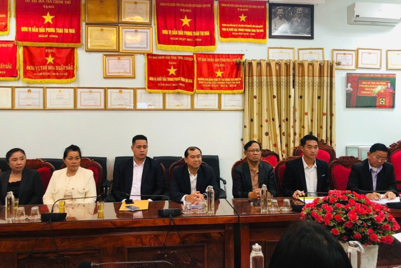 Đón đoàn cán bộ và lưu học sinh tỉnh Bolikhamxay, CHDCND Lào