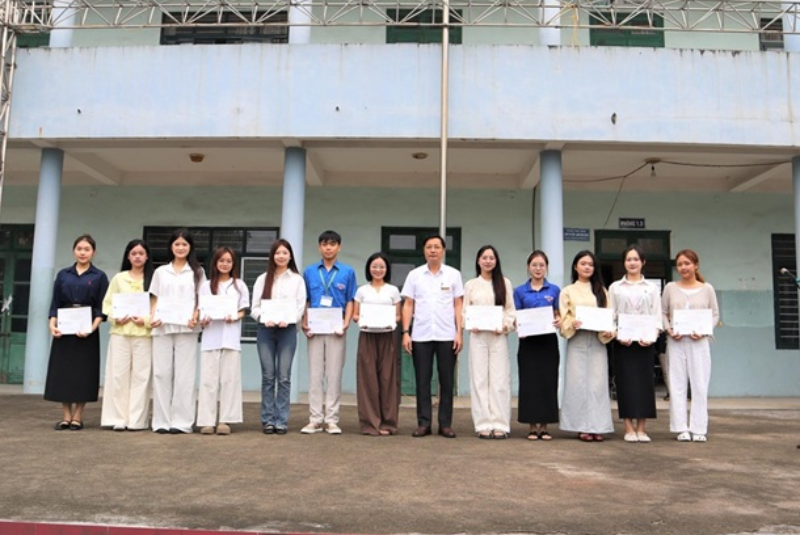 Tổng kết và trao giải Hội thi Video clip “Giới thiệu sách hay - Đọc sách mỗi ngày” năm học 2025 - 2026