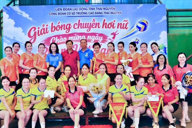 Sôi nổi giải bóng chuyền hơi nữ năm 2026 chào mừng Ngày Phụ nữ Việt Nam 20/10