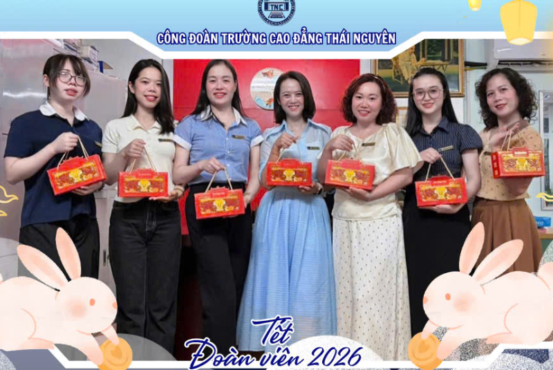 Công đoàn Trường Cao đẳng Thái Nguyên trao tặng quà Tết Trung thu cho đoàn viên