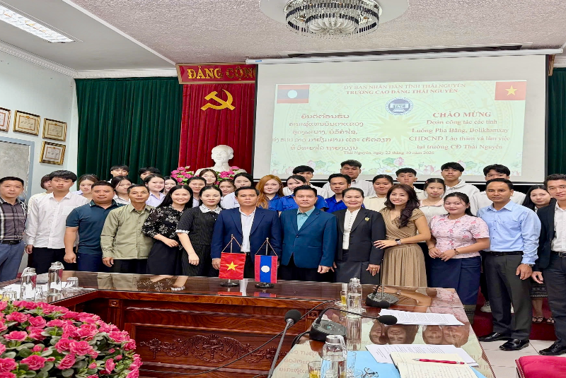 Trường Cao đẳng Thái Nguyên làm việc với các đoàn công tác tỉnh Luông Pha Băng và Bolikhamxay, CHDCND Lào
