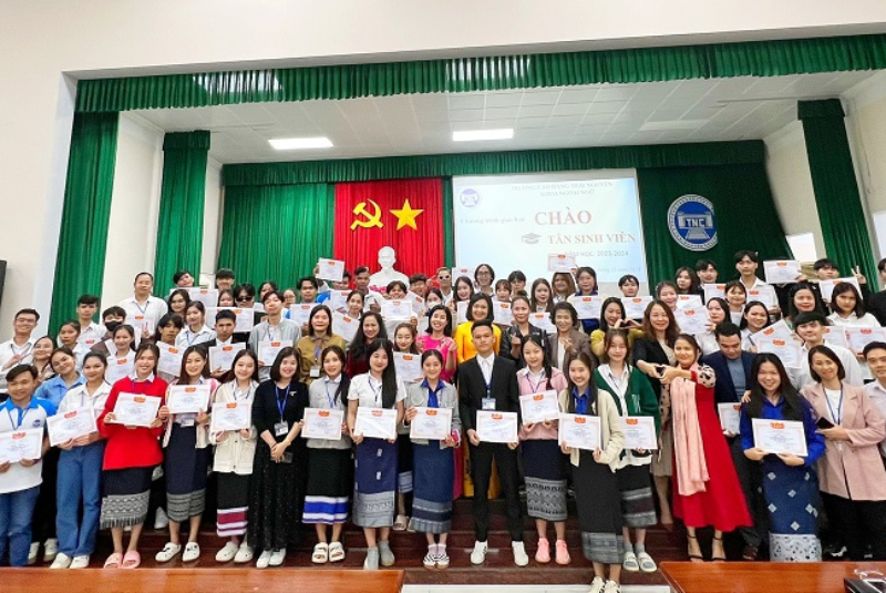 Hội nghị giao ban - Chào tân sinh viên năm học 2023 - 2024 của khoa Ngoại ngữ trường Cao đẳng Thái Nguyên
