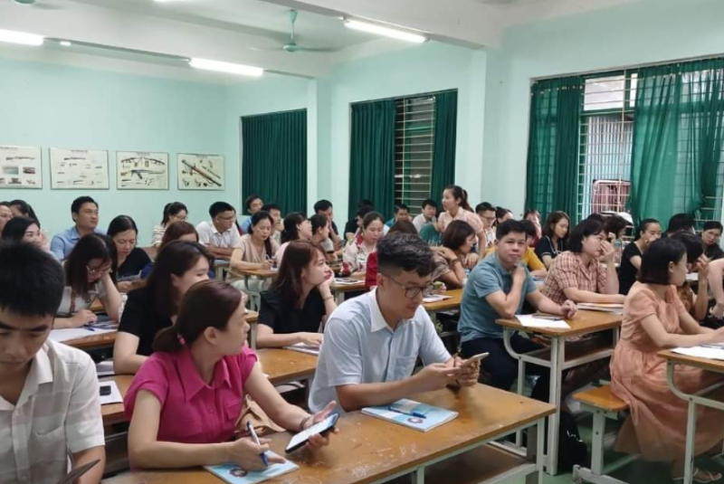 Liên kết với Đại học Khoa học Thái Nguyên mở lớp VB2 Ngôn ngữ Anh K10