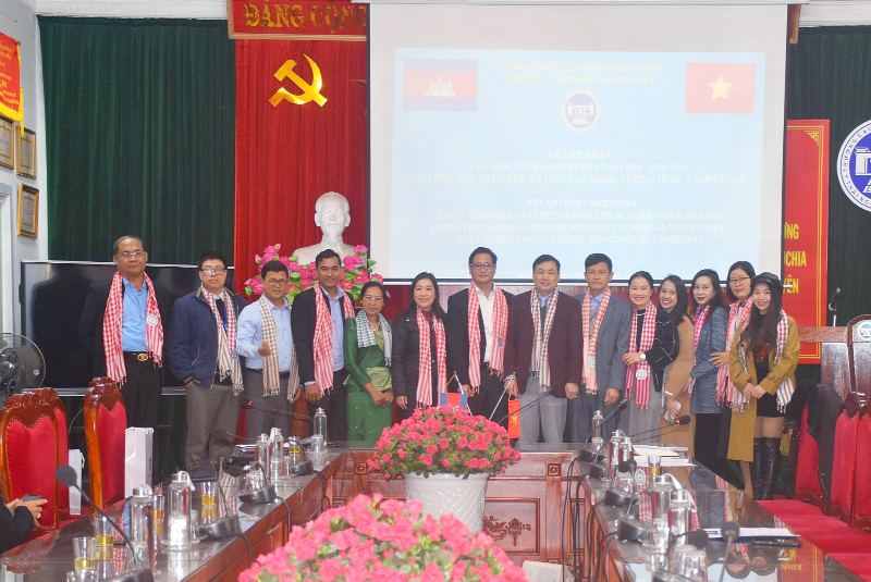 Trường Cao đẳng Thái Nguyên tiếp đón và làm việc với Đoàn công tác của các cơ sở đào tạo nghề thuộc Tổng cục Giáo dục và Đào tạo nghề kỹ thuật (TVET), Vương Quốc Campuchia